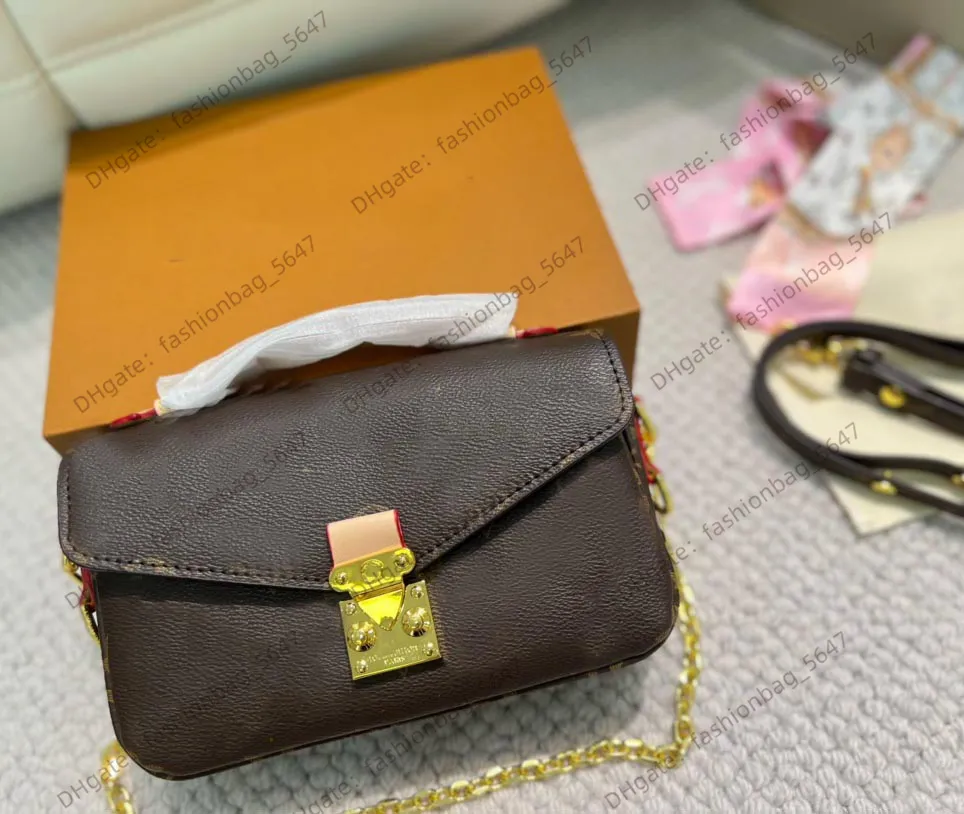 Projektanci Torba Mała Pochette Messenger Torba Wysokiej jakości torebki Luxury Moda Women Crossbody Sprzęgło torba na ramię List Emboss Torebka Torebka