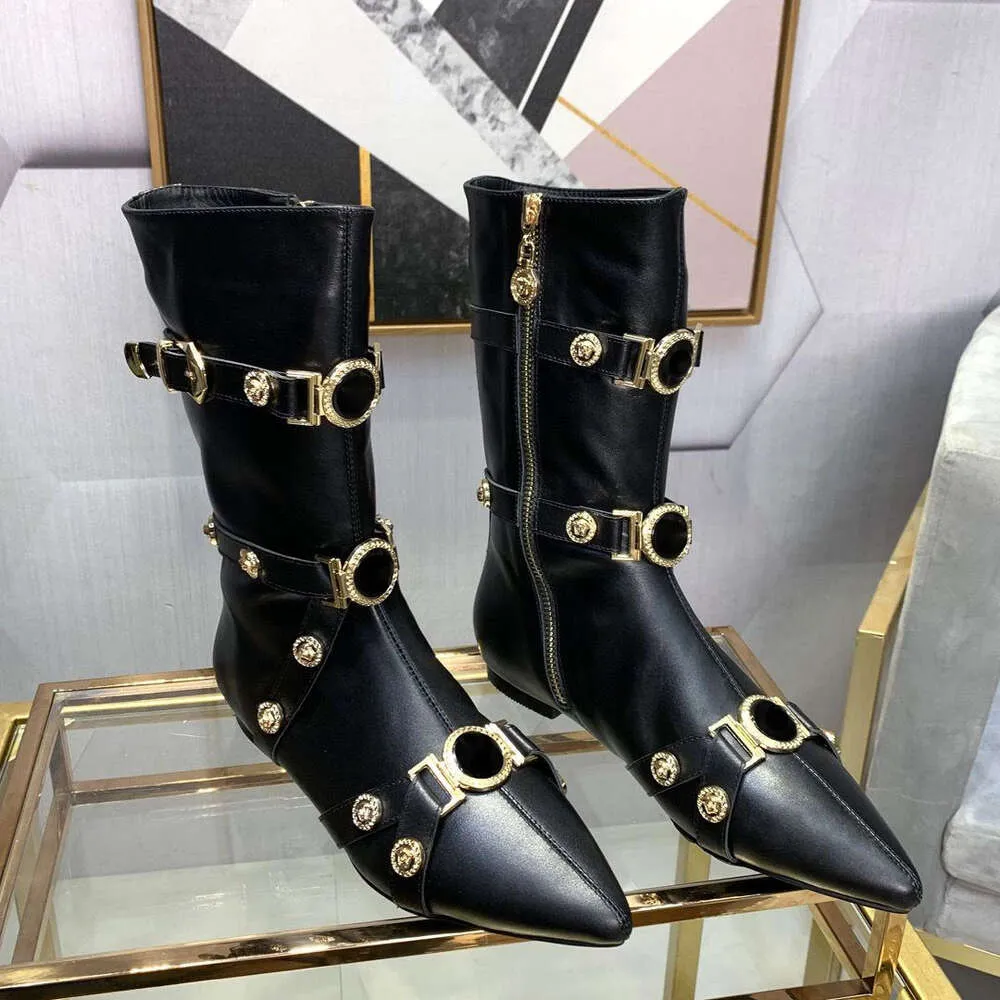 Bottes de luxe à talons hauts pour femmes, chaussures à rivets avec boucle en métal, bottes de styliste en cuir, style punk, bottes pointues à fermeture éclair, à la mode