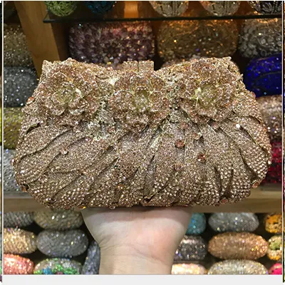 Borse da sera 18 colori Matrimonio formale Cena Pochette Donna Oro cristallo Pochette in metallo Borse Fiore Borsa da sposa Portafoglio 230918