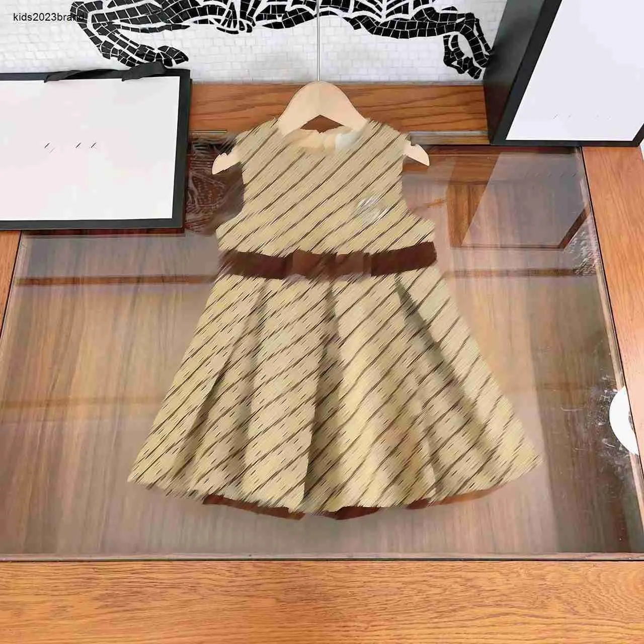女の子のノースリーブキッズフロックサイズ100-150 cm蝶ネクタイ装飾ウエストバンドデザインチャイルドスカートSep15