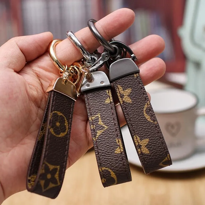 Keychains Lanyards Leather Keychain Designer Key Chain Buckle lovers Car Handmade Keychains Men Women Bag Pendant Accessories