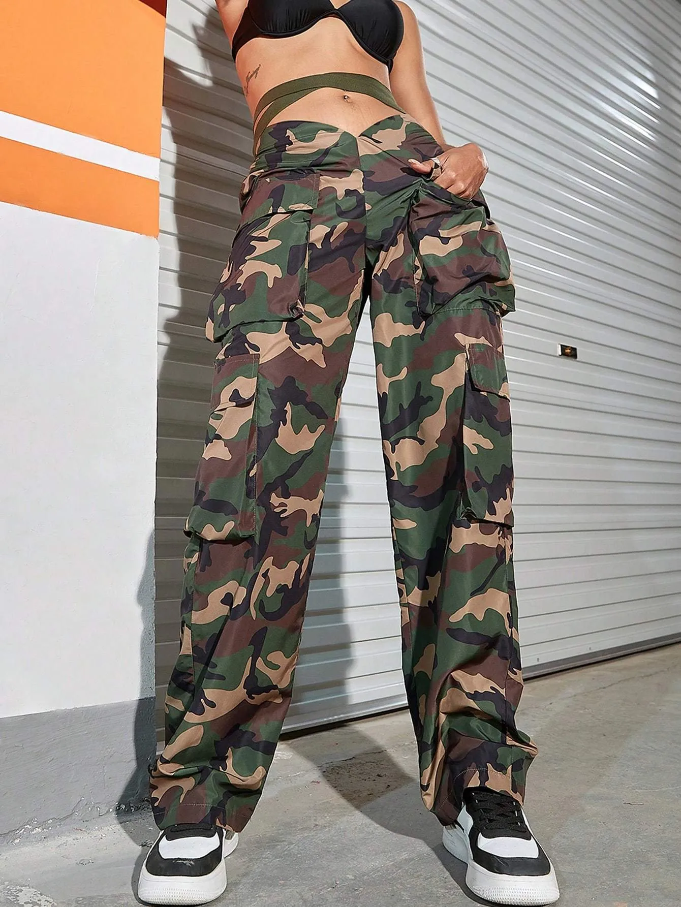 Women's Pants S 2023 Kvinnor Fashion Camo Cargo American Vintage Street V Cut Midjetryck Flap Pocket Wide Leg Byxor Mujer 230919