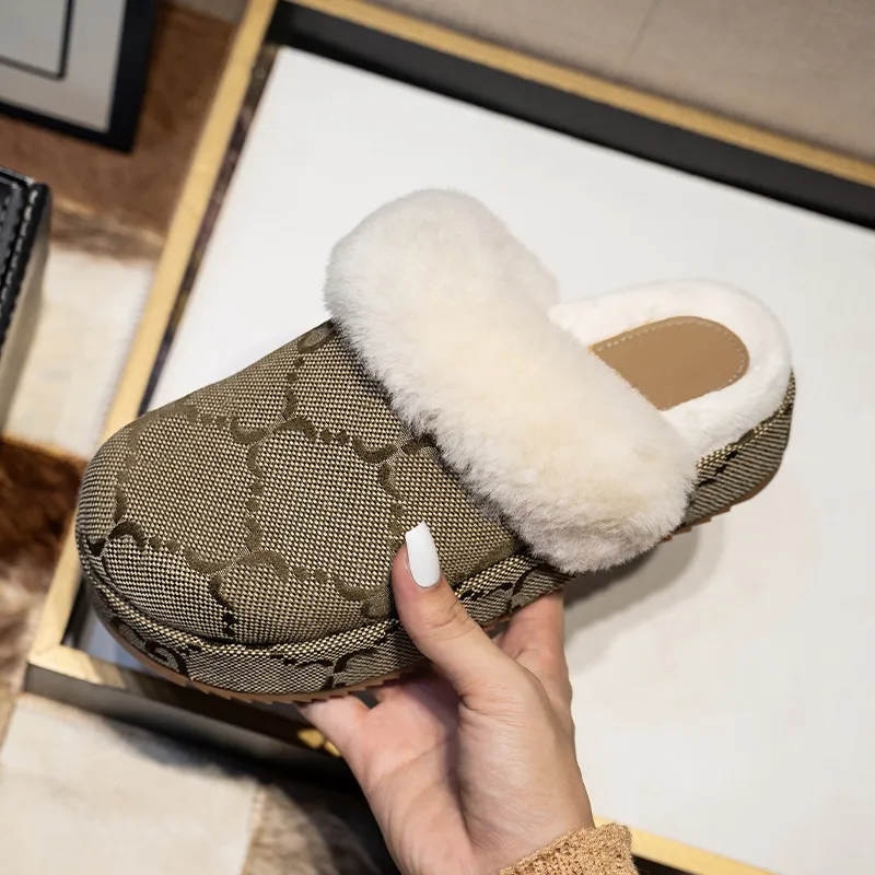 Fuzzy gucci slippers shop