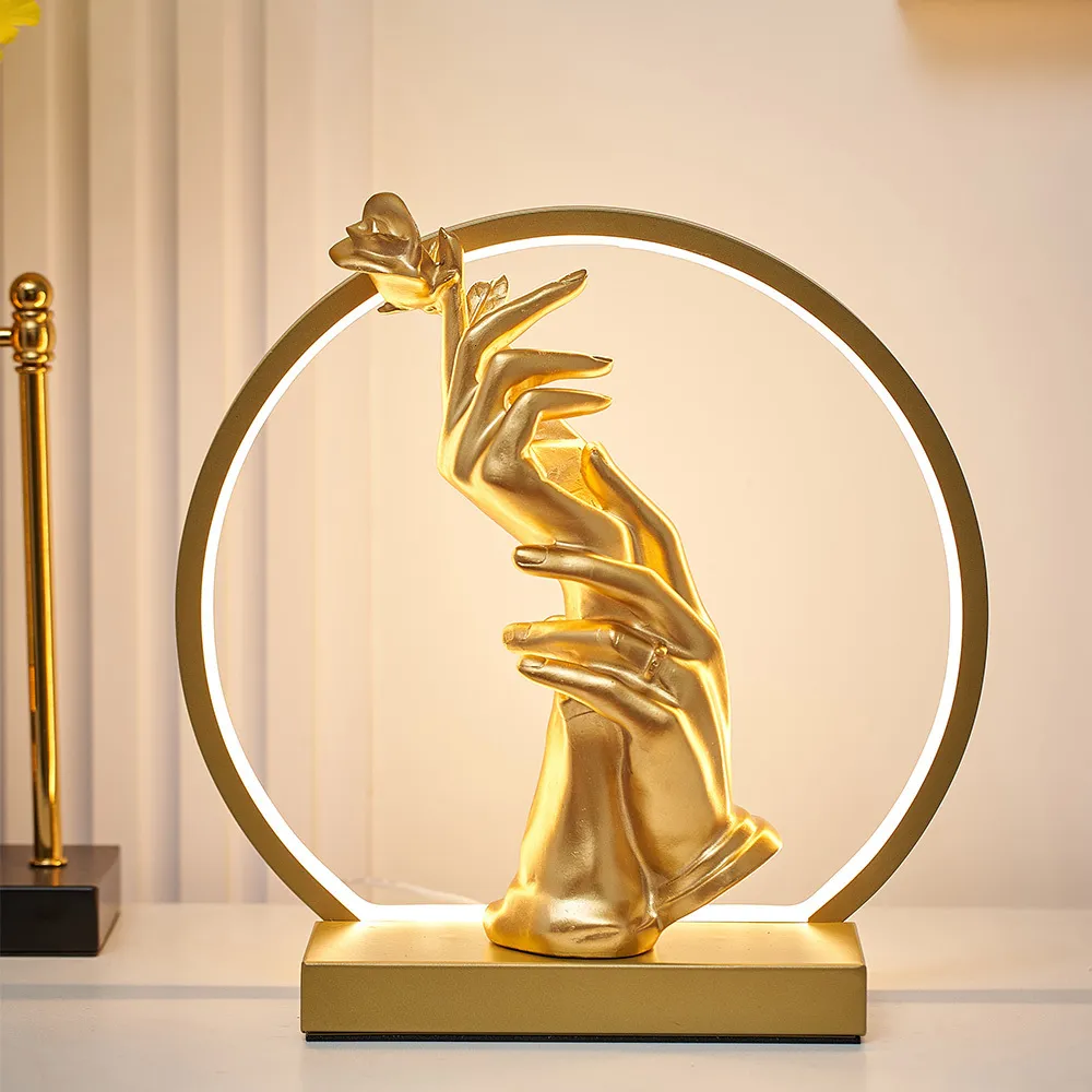 Oggetti decorativi Figurine Stravaganza Camera da letto Atmosfera Lampada da comodino Luce Arredamento della camera di lusso Notte moderna Accessori per la casa Scultura Regalo 230919