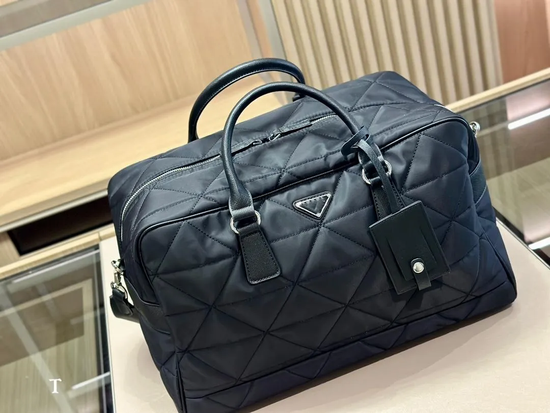 Travel Bag Designer Bags Black Large Capacity Handbag Storage Bag Men Sports Backpack Crossbody Bags Luxury Fashion Shopping Purse 231127 240302 240302