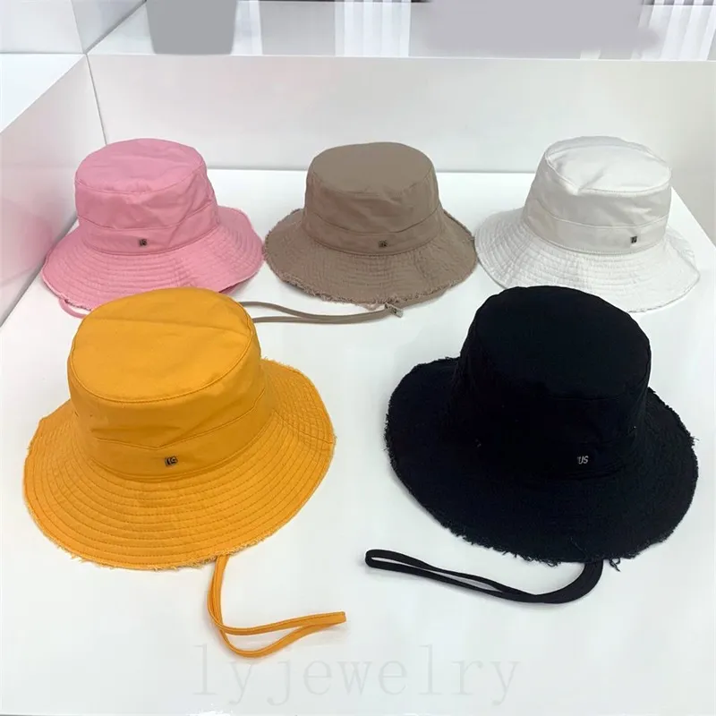 Big Brim Hats Designer Le Bob Womens Bucket Hat Sun Proof Simple White Pink Cappelli Trendry Modern utomhus Frayed Fisherman Cap Soft Foldbar PJ027