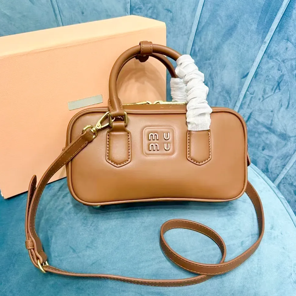 2023 Nouveau Designer de luxe Femmes Bowling Pochettes Cross Body Selle Sacs à bandoulière Sac à main en cuir véritable Miui Arcadie Lolitamens Mini City Hourglass le sac fourre-tout