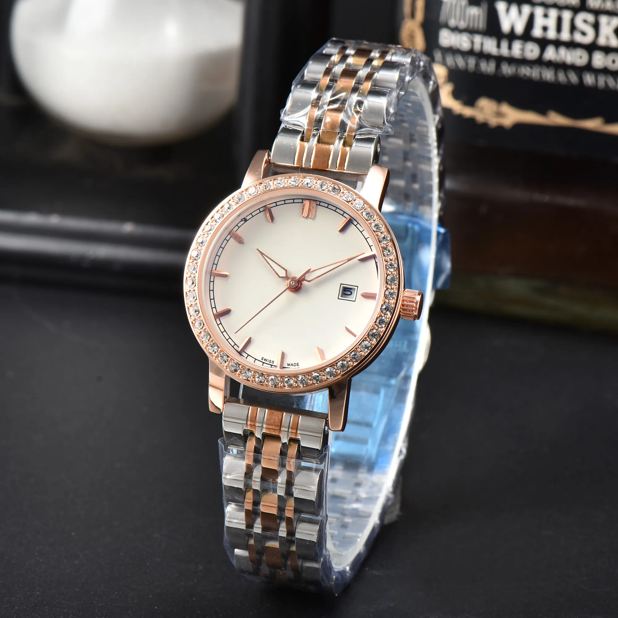 Wristwatches Luxury Gold Women Watch Top Brand 28Mm Designer Diamond Lady Watches For Womens Valentines Christmas Mothers Day Gift S Dhnhq omg14001