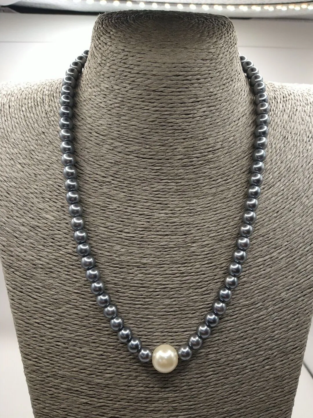 Collana di perle di conchiglia bianca nera da 8 mm 12 mm annodata a mano, lunga 50 cm, gioielli di moda