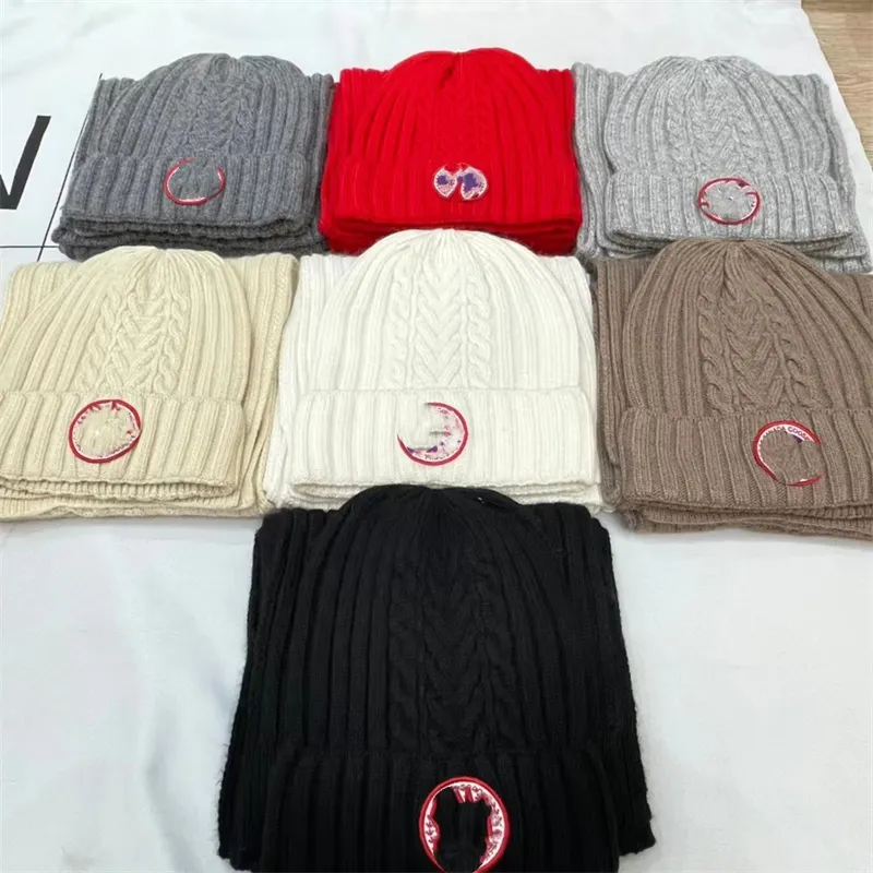 2023 Nuovo set di sciarpe per cappelli Boutique Designer Cappello invernale lavorato a maglia in cashmere Set di due pezzi, freddo e caldo, moda versatile per uomini e donne coppie1289A