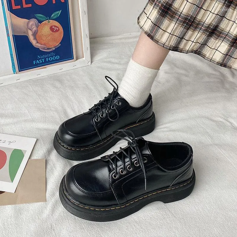 Kleidschuhe Britischer Stil Damen Leder Retro Braun JK Uniform Mode Plattform Blockabsatz Schnürung Lässig 2023 Herbst