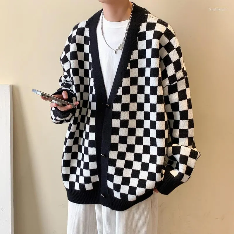 Pulls pour hommes Spring Automne Vintage Damier Cardigan Cardigan à manches longues Bouton Pull Preppy Casual Knitwear Veste Unisexe Streetwear