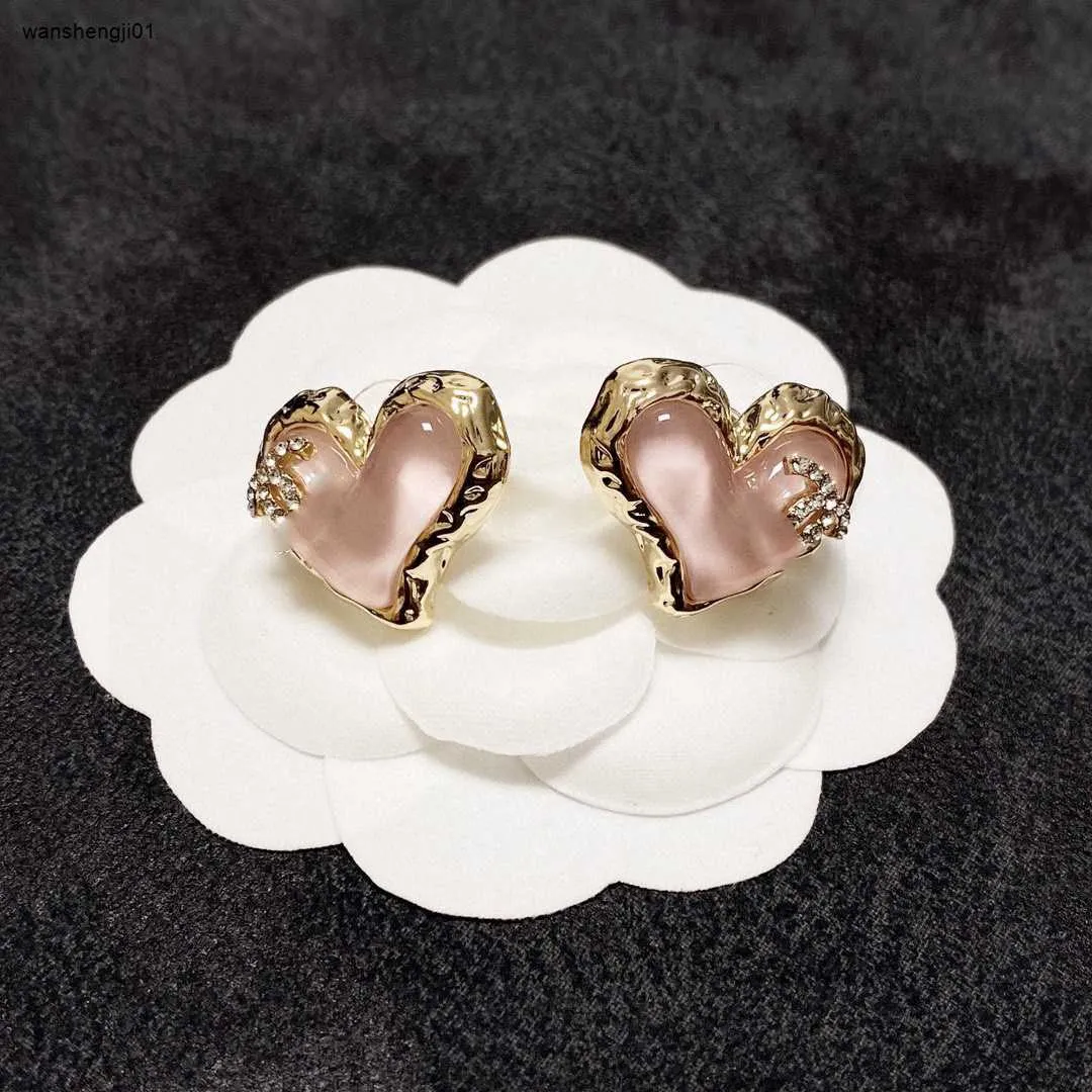 23ss fashion Peach heart shape earrings for women exquisite Stud Jewelry Pink resin ear pendants Including box Holiday gifts