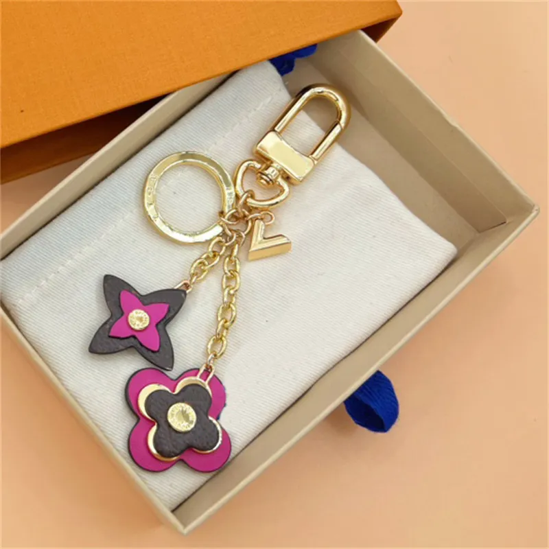 Luxury Key Chain Blooming Flowers Keychains Designer Key Ring Woman Classic 2 Styles Portachiavi With Letter Fashion Petal Pendant