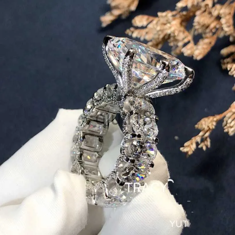 Pierścienie zespołowe z bocznymi kamieniami Vintage 10CT Lab Diamond Ring 925 Srebrny Srebrny zaręczyny Pierścienie dla kobiet Bridal Finger Party Biżuteria 230227 x0920