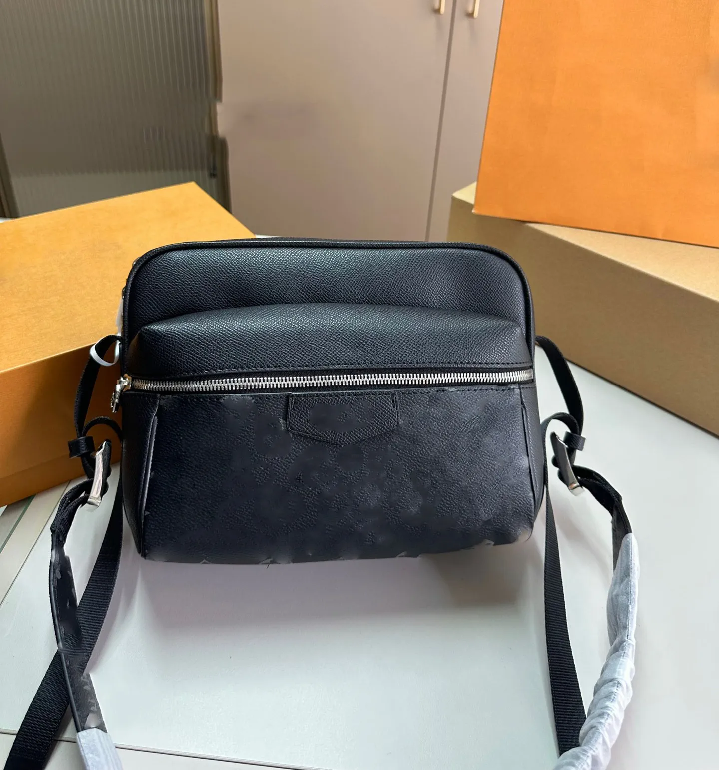 Lous Designer Messenger Bag Midjepaket Beltpåse för man Fanny Pack midjeväska Designer Crossbody Bag axelväska plånbok äkta läder 26*10*19 cm