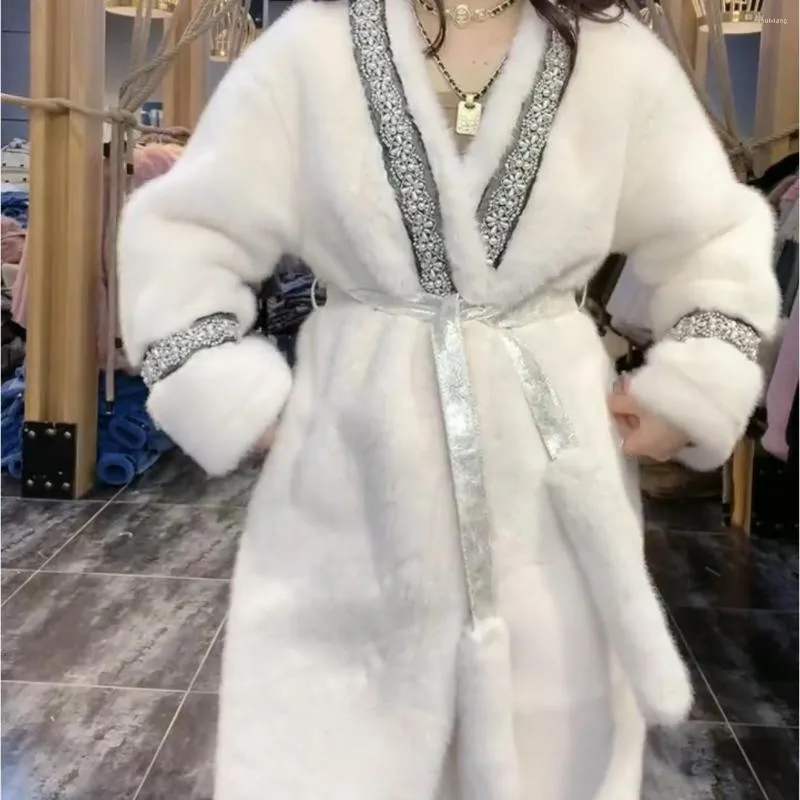 Manteau de luxe en fourrure de vison et cachemire pour femme, de haute qualité, avec perles, col en v, cardigan mi-long, manteau avec ceinture, veste qui garde au chaud