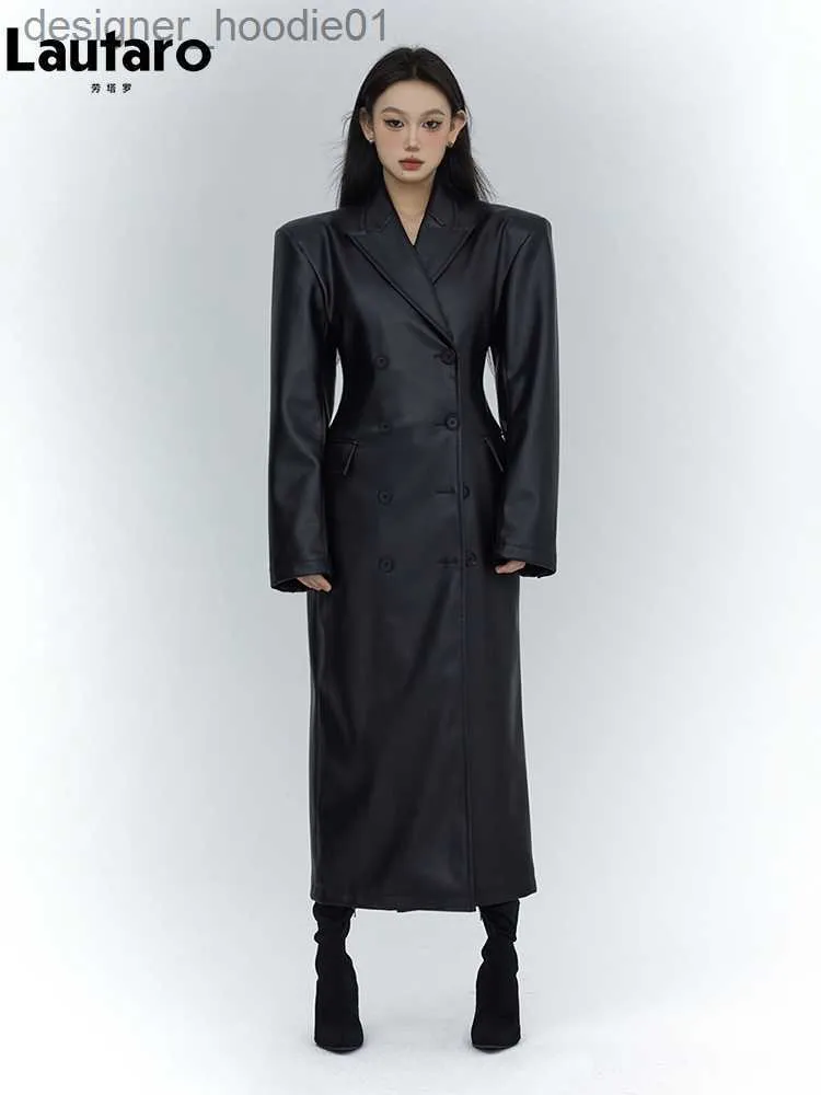 Women's Wool Blends Lautaro Spring Autumn Long Black Fitted Soft PU Leather Trench Coat för kvinnor med axelkuddar Lyxdesignerkläder 2023 L230920