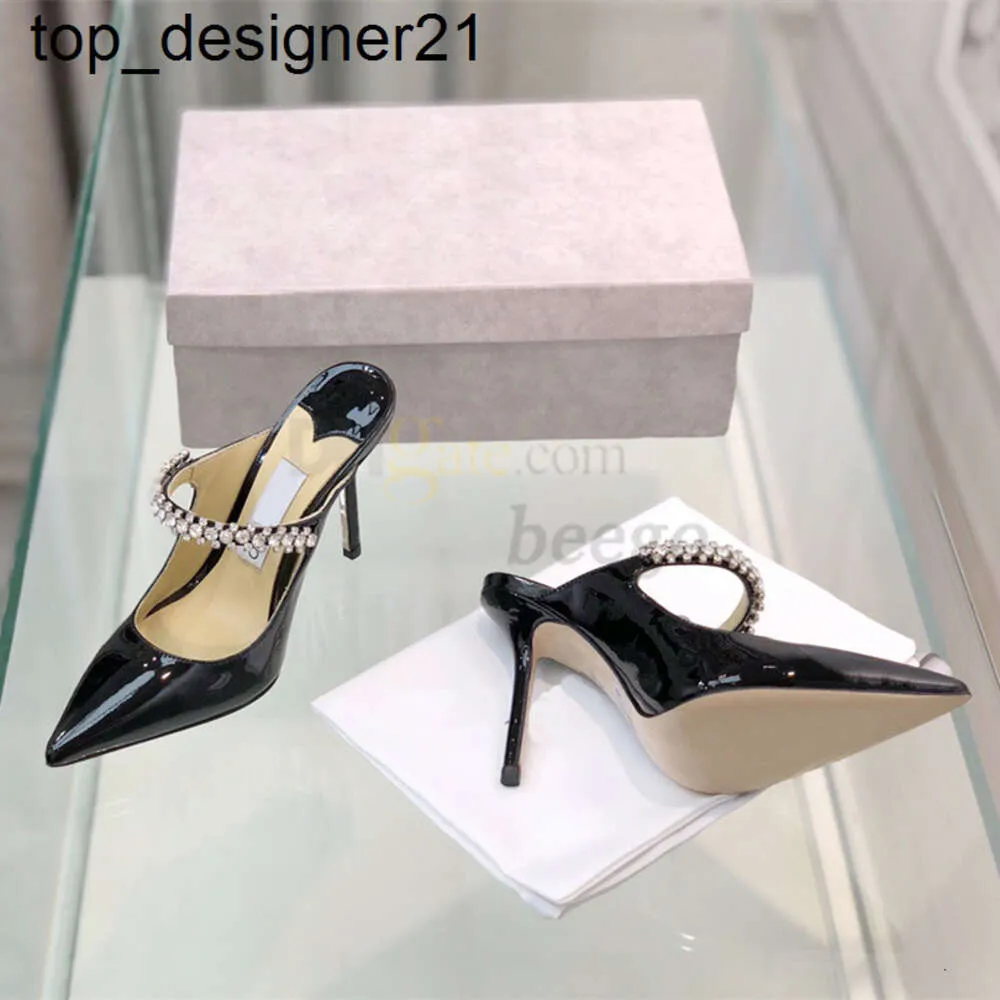 2023 Scarpe eleganti da donna di lusso London Tacchi alti da donna Décolleté con cinturino in cristallo Designer Lady Sandali con tacco in pelle scamosciata verniciata Scarpe classiche da donna con tacchi alti