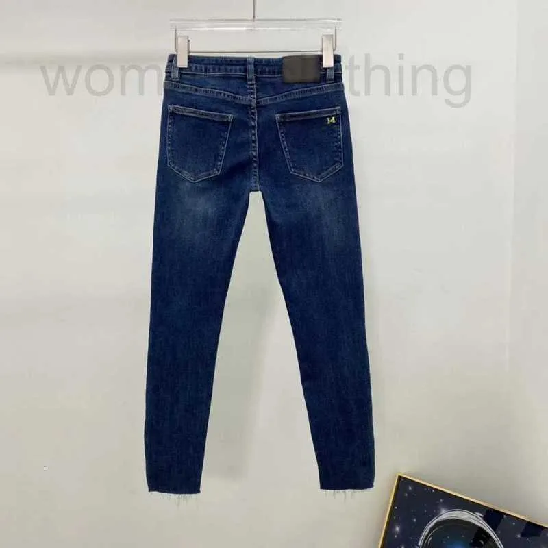 Jeans pour femmes Designer Hip Lifting Jean pour femmes serrées européennes automne et hiver bleu mince élastique petit pied crayon pantalon tendance AWRP