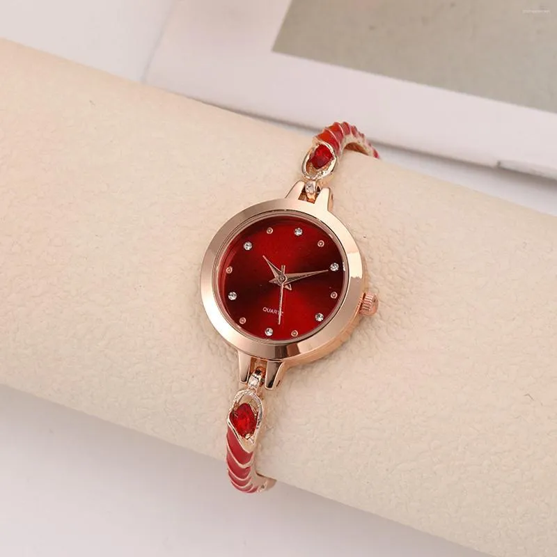 Relojes de pulsera Reloj de pulsera de moda para mujeres Muñeca ajustable no mecánica Compras Una vida diaria