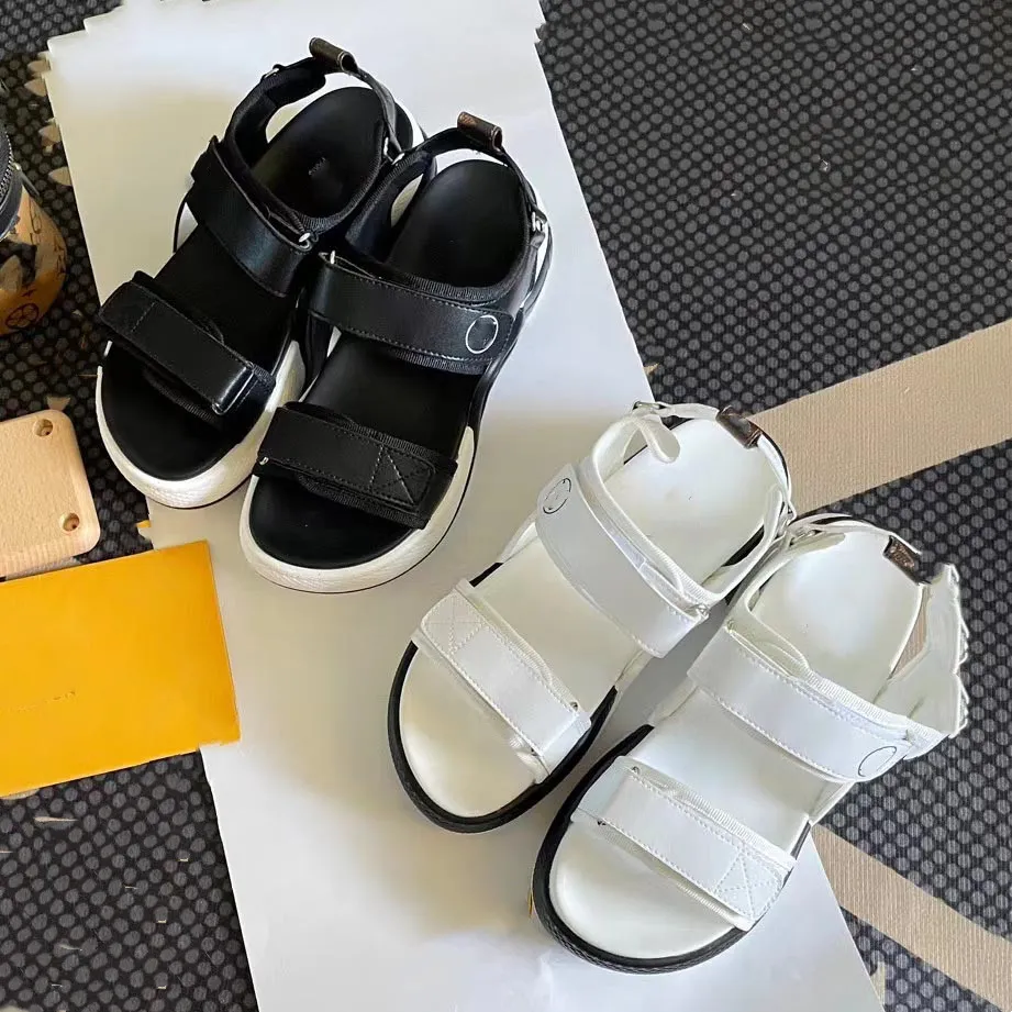 Designer Womens Luxury Archlight Sports Sandals L Families Classic Leather Fashion Letter Stud Slippers Ladys täckt tå teknik Grid Tyg Sandal Storlek 40 03