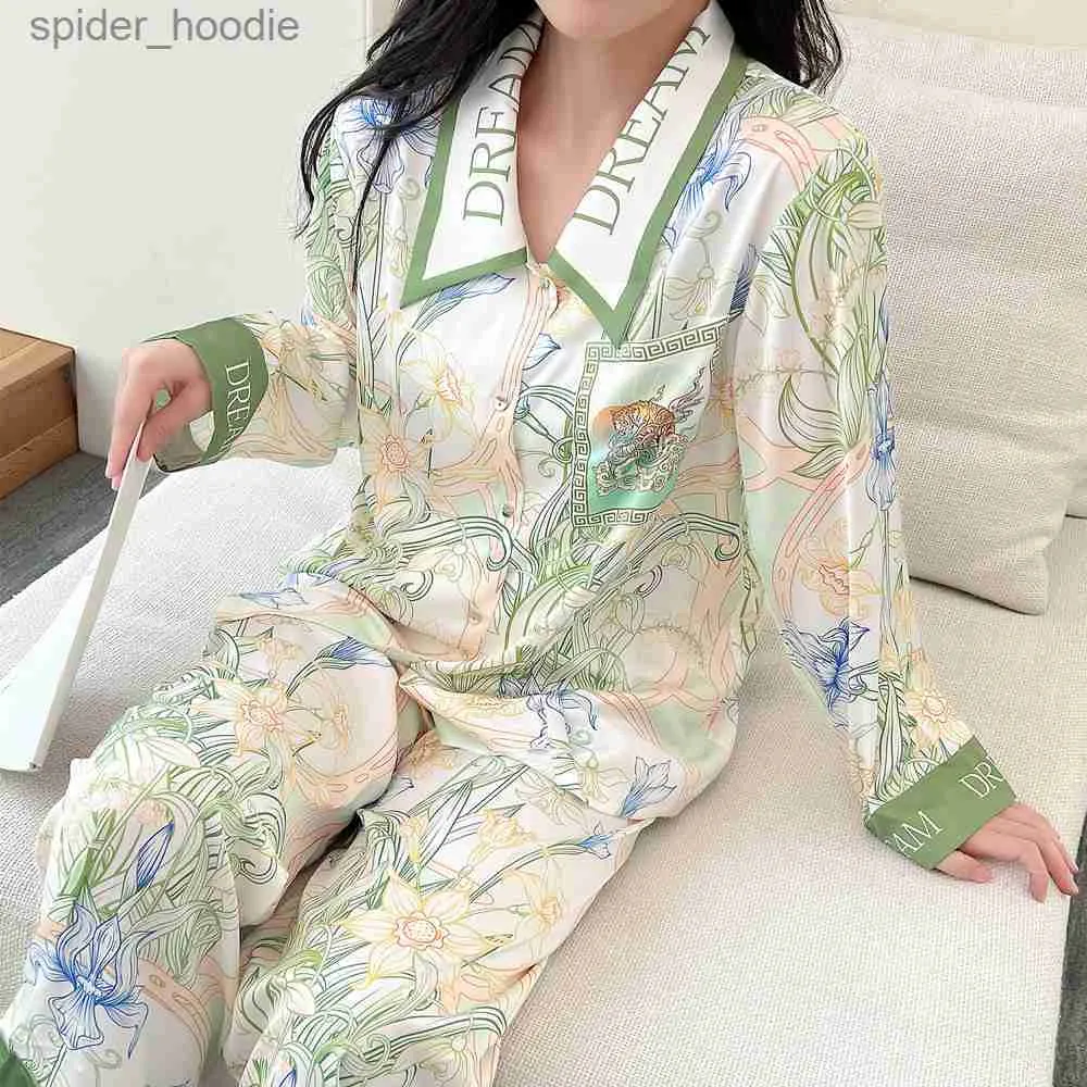 Women's Sleep Lounge QSROCIO Conjunto de pijamas para mujer Ropa de dormir con solapa con estampado floral de lujo Ropa de dormir de manga larga similar a la seda Ropa de dormir Ropa informal para el hogar L230920