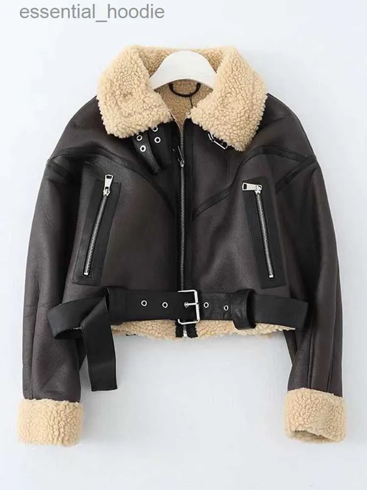 Pele feminina pele sintética inverno mulheres streetwear falso pele de cordeiro jaqueta curta com cinto moto motociclista grosso quente casaco de pele de carneiro outwear l230920