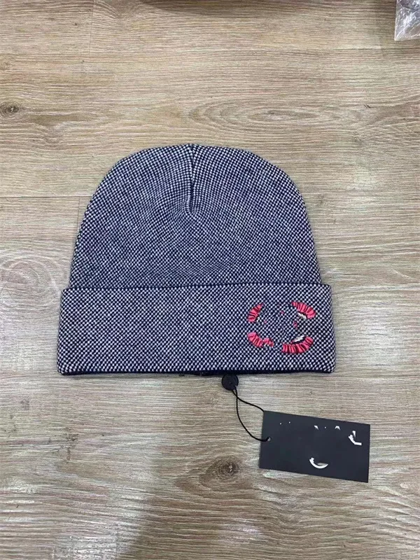 2023 New Knitted Hat Beanie Little Cap Scarf Set Men's Unisex Cashmere Plaid Casual Skull Hat Outdoor Fashion High Quality22SA99