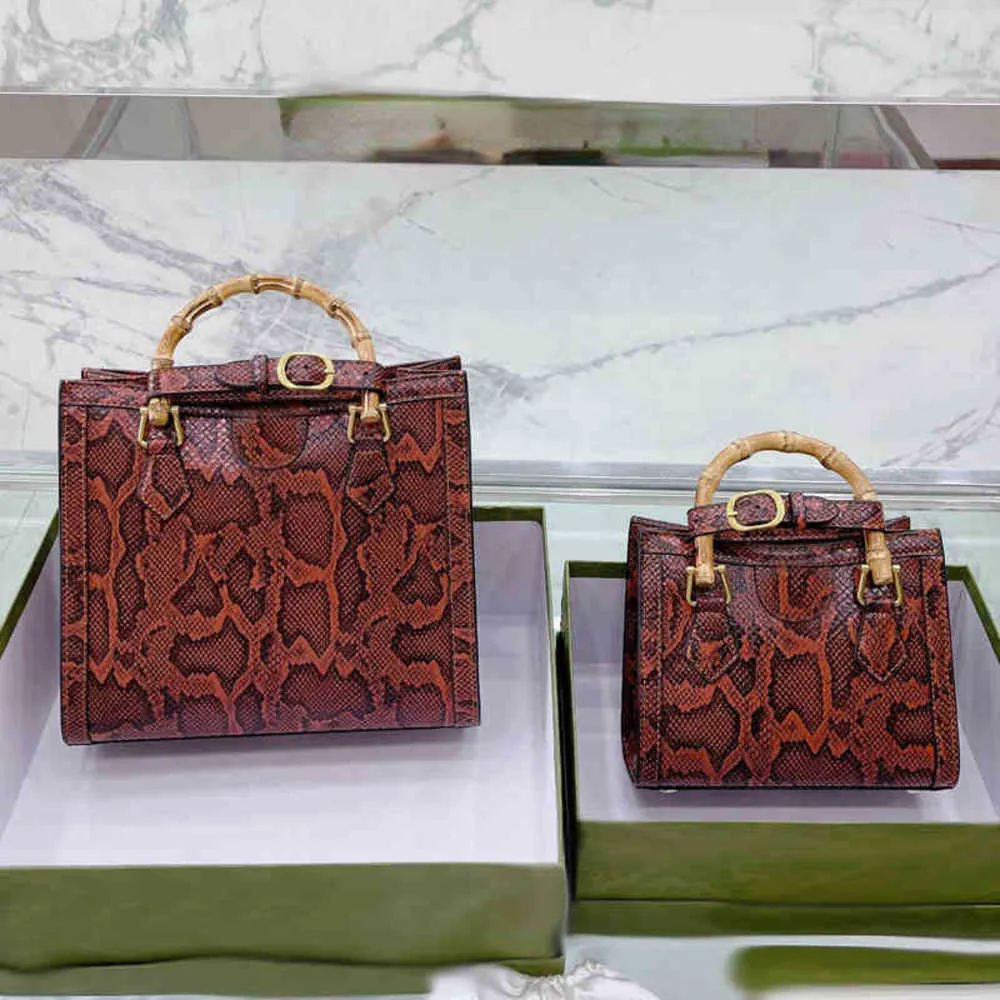 Amazon.com: Downupdown Women Handbags Classic Top Handle Purse Shiny Patent  Leather Crocodile Pattern Totes Stylish Satchel Shoulder Bag-Black :  Clothing, Shoes & Jewelry