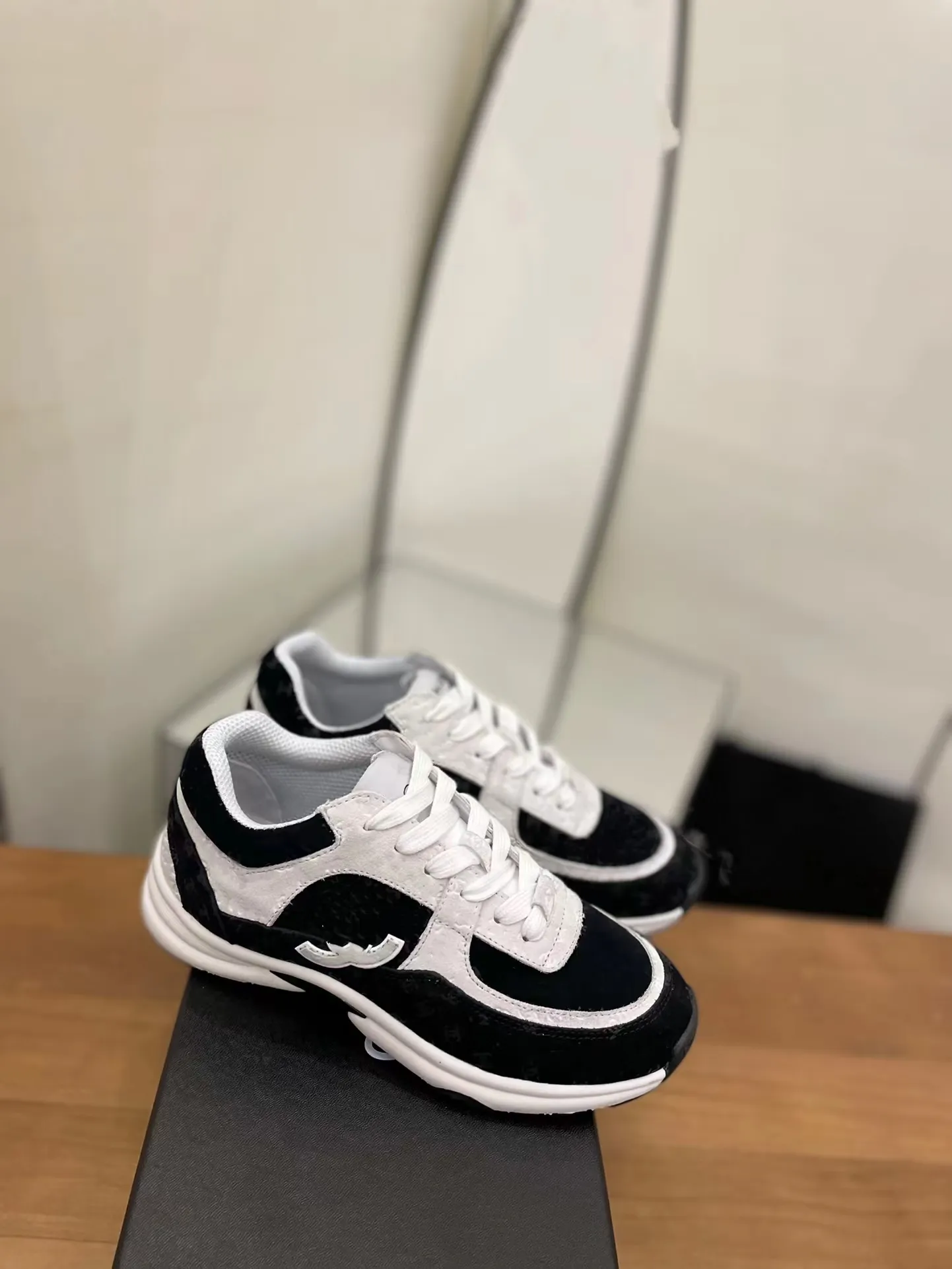 Vintage Suede Sneakers: Stylish Casual Shoes for Men Women, Reflective  Calfskin, City Running, Size Comfortable Walking Shoes Hot Sale!