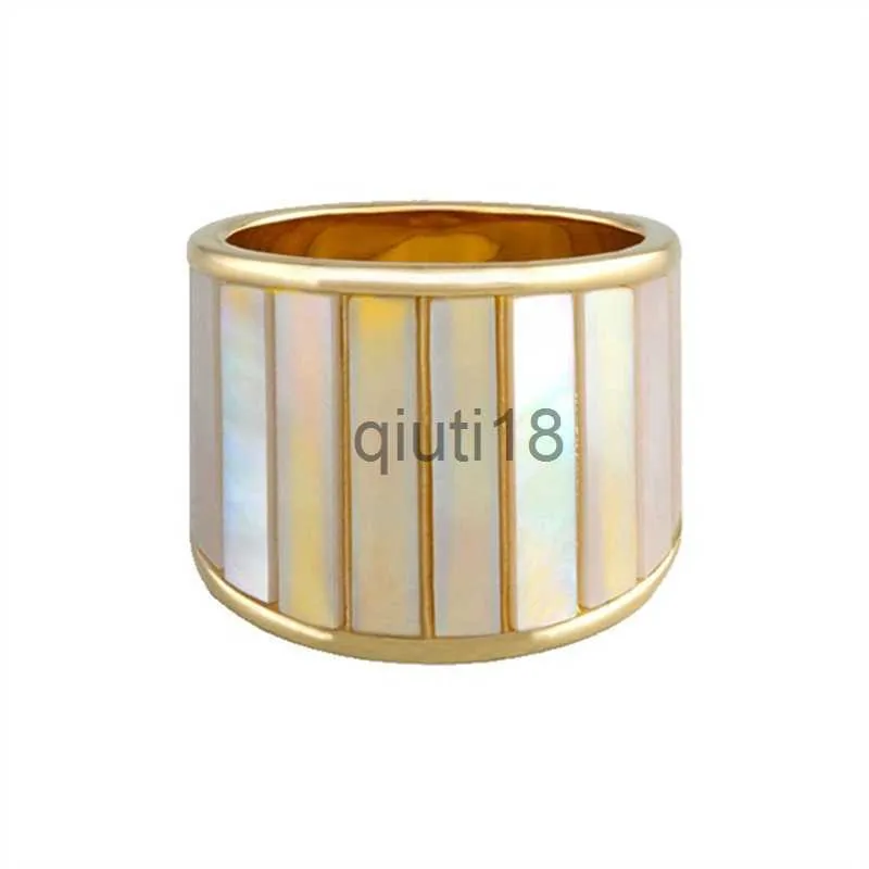 Band Rings Niche Design Striped White Mother-Of-Pearl Ring Female K Gold-Plated Simple Temperament Fashion Personality All-Match Jewelry x0920