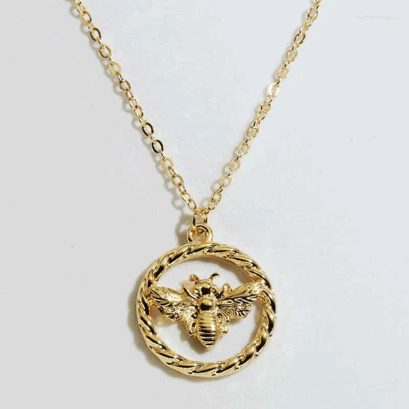 Pendant Necklaces 10 Pcs/lot Wholesale Fashion Jewelry Items Metal Insect Bee Short Chain Necklace