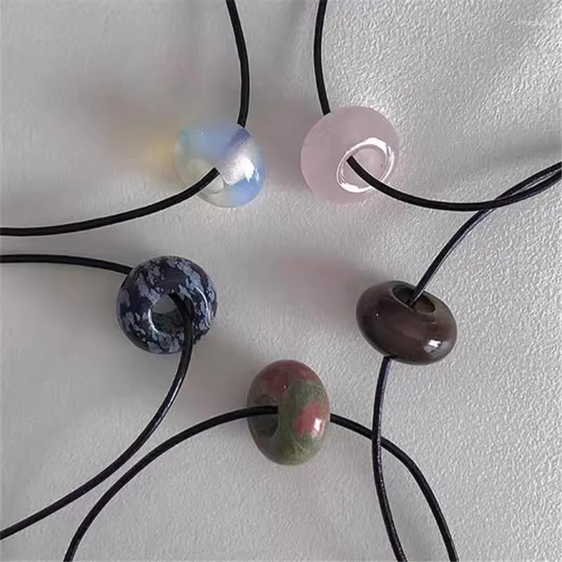 Anhänger Halsketten 2023 Trend Vintage Natürliche Bunte Stein Frieden Schnalle Halskette Glück Minimalistischen Seil Kette Choker Koreanische Schmuck Für