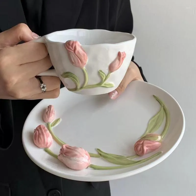Ciotole in rilievo tridimensionale Tulip Stoviglie Ciotola in ceramica Piatto Set di posate Dessert Tazza da caffè Cena con fiori retrò