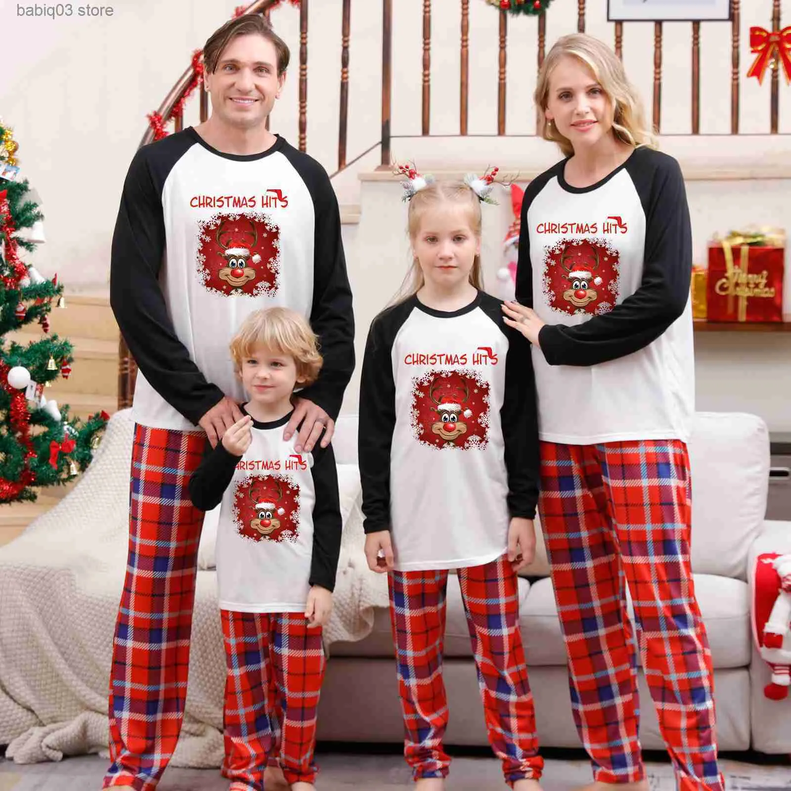 Tenues assorties pour la famille Noël imprimé orignal maman fille papa fils vêtements assortis 2023 nouveau ensemble de pyjamas amples décontractés tenues douces look familial de Noël pyjama T230921