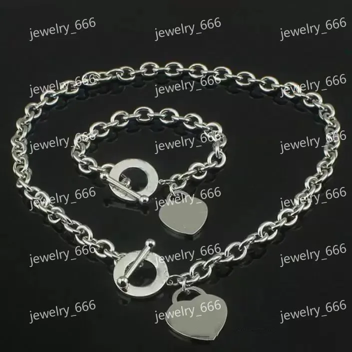 Designer Necklace Pendant Necklaces Women's Jewelry Exquisite Craft Belt Official Logo Classic Blue Heart Wholesale Luxury Designers Bracelet With Box Brand top