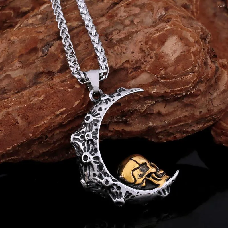 Pendentif Colliers Tendance de la mode européenne et américaine Creative Moon Collier Rétro Hip Hop Crescent Skull Bijoux Cadeau pour hommes