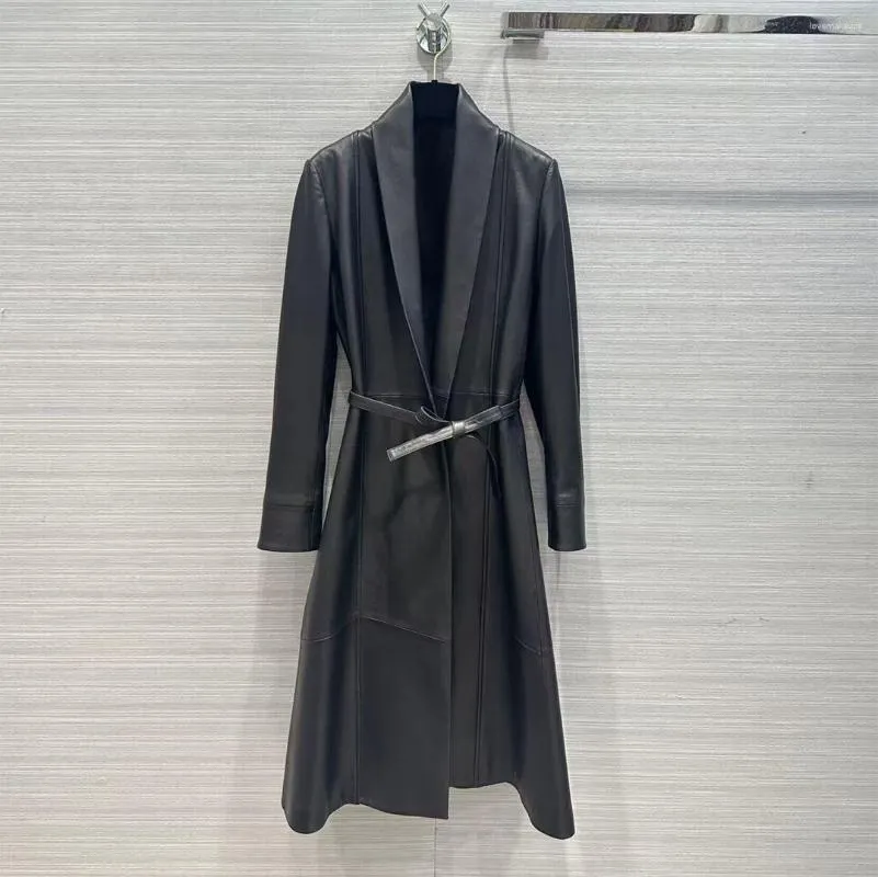 Damen-Trenchcoat aus Schaffell in Lederqualität, Damen-Revers, lange Ärmel, Schnürgürtel, schmale Passform, echte coole schwarze Jacke
