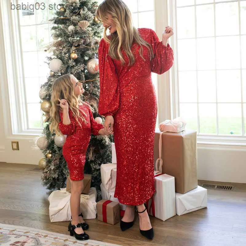 Tenues assorties pour la famille Robe de fête de Noël Maman Fille Tenues assorties Paillettes élégantes longues MaxiDresses Maman et moi Vêtements Gaine Moulante Robe T230921