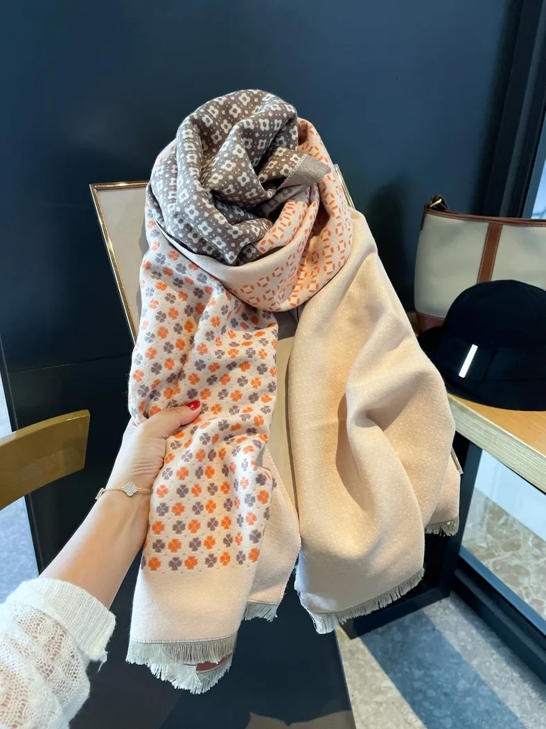 Scarves 2023 Luxury Warm Pashmina Shawl Women Scarf Thick Winter Travel Poncho Cashmere Wraps Bufana Design Print Blanket Casual Echarpe 230921