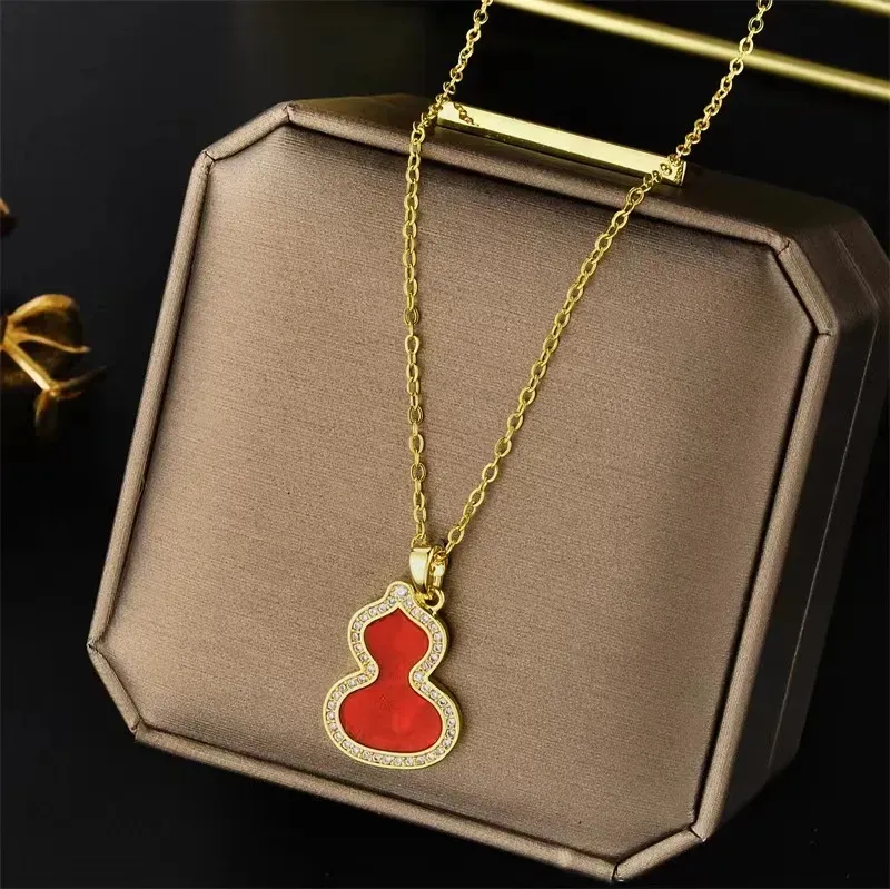 Designer Pendant Classic Titanium Steel Diamonds Bottle Gourd Pendant Necklaces Gold Plated Women Luck Necklace High Quality Jewelry