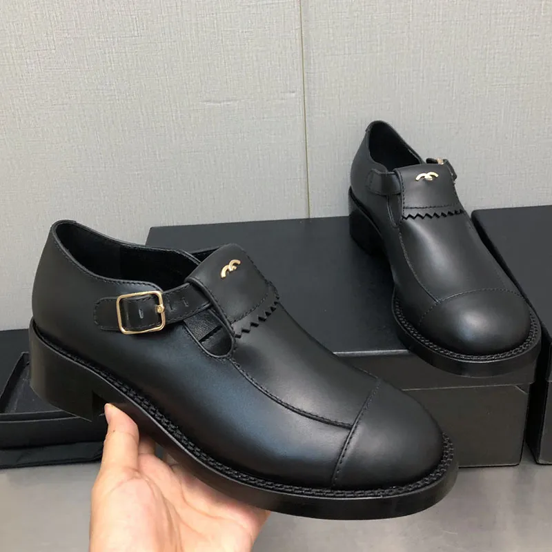 Calfskin damskie obcasy buty sukienki projektant Regulowany klamra kostki swobodne buty retro czarny but na zewnątrz klasowy czarny biały 23ss z butami roboczymi