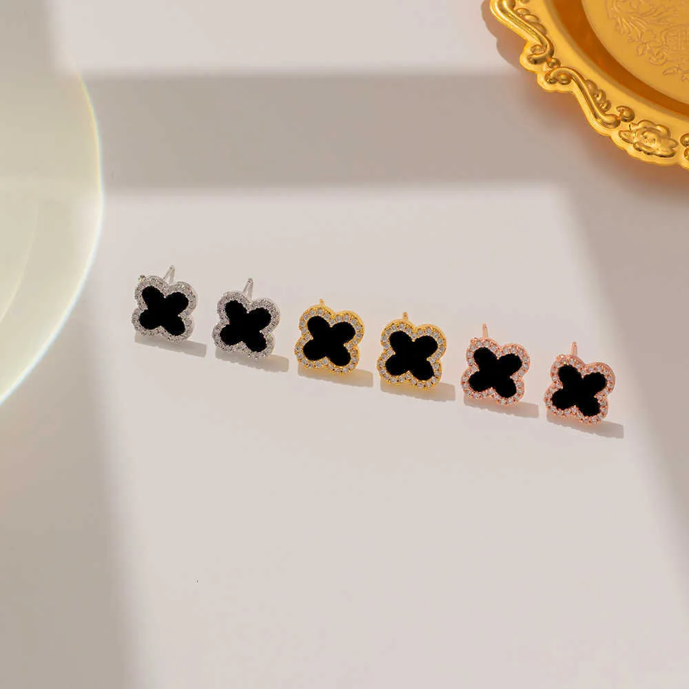 Kolczyki projektanckie czteroletnia luksusowa top biżuteria koreańska moda czteroosobowa trawy kolczyki Kolczyki Klasyczne netto czerwone kryształowe modne kolczyki Prezent biżuterii
