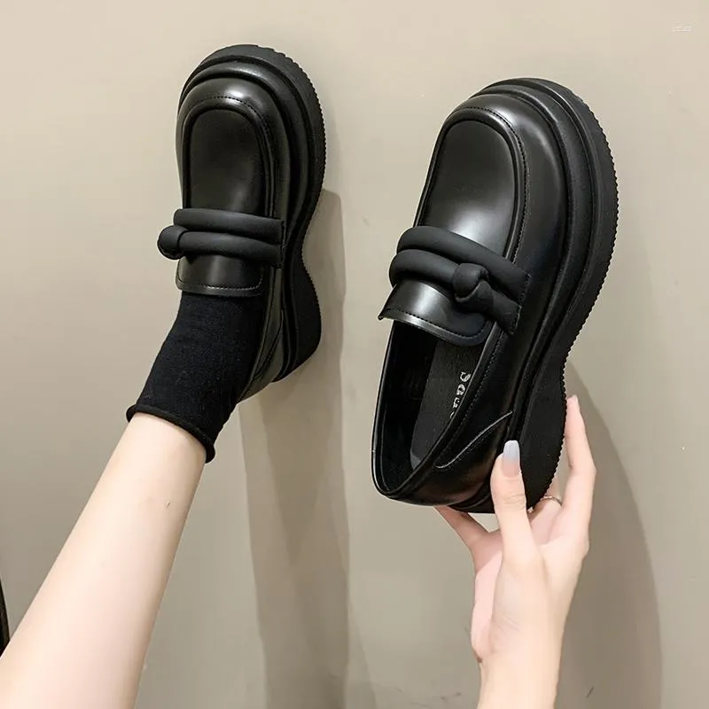 Klädskor för kvinnor 2023 Brand Loafers Women's High Heels Summer Round Toe Office and Career Slip-On Wedge