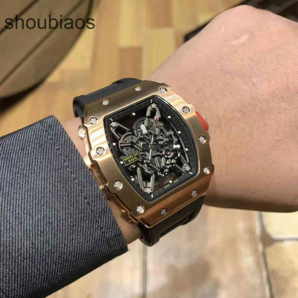 Titta på Designer Leisure Sport Wristwatch Watches R I C H A R D Datum Business Luxury Mens Mechanics Personlig ihålig automatisk mekanisk bandrörelse 8p2q