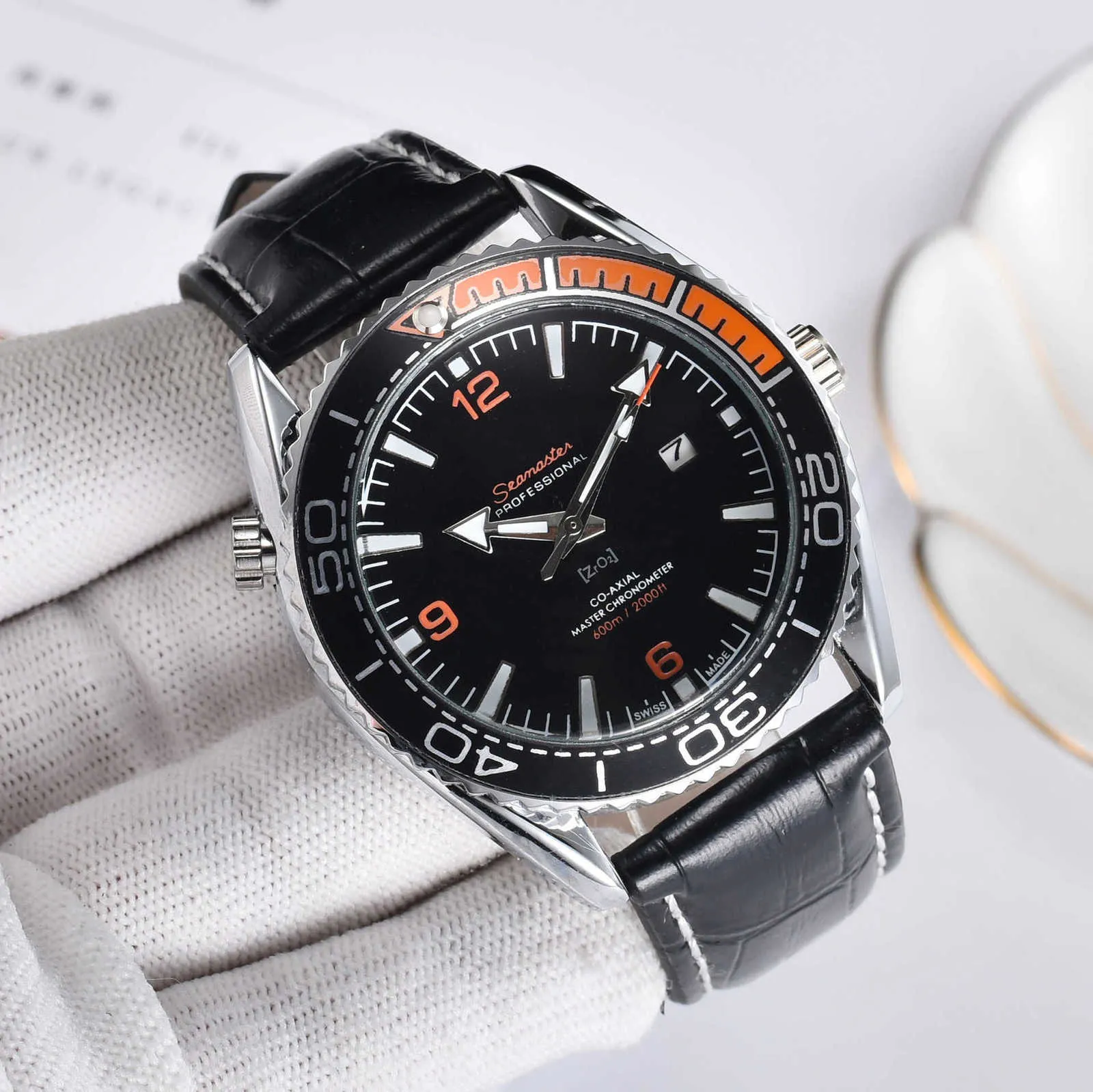 Moda Omeg zegarek luksusowy projektant Mega The Quartz Watch Seahorse Three Pin jest dobrze sprzedający się