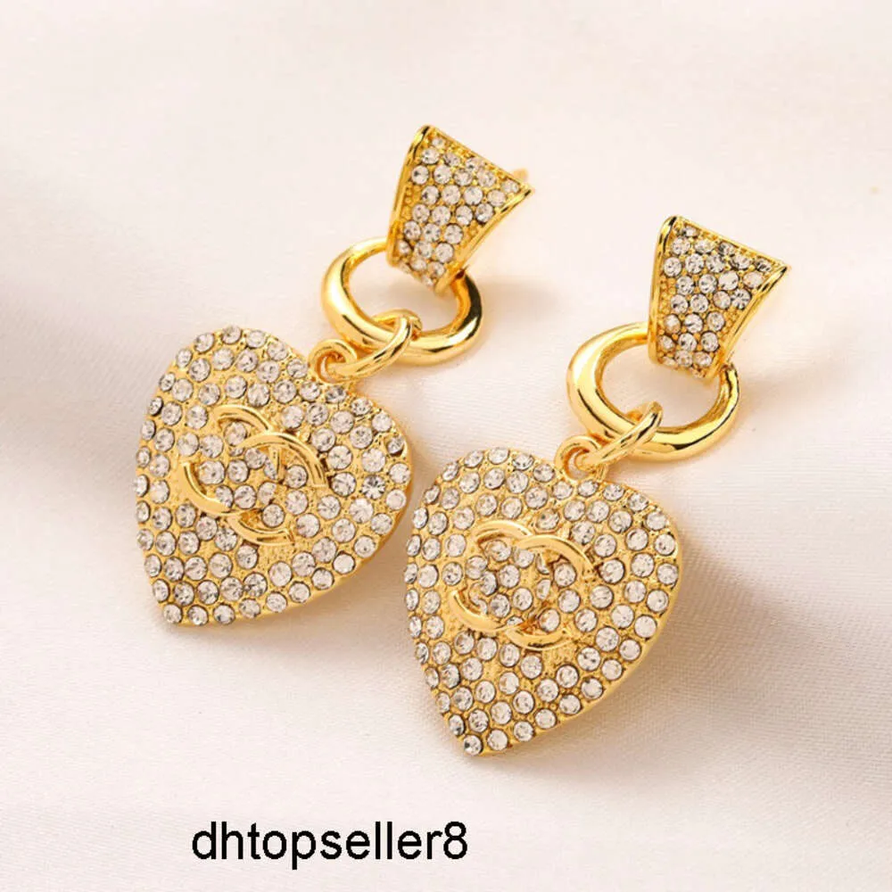 Top Designer Boucles d'oreilles en diamant Colliers Set Heart Love Boucles d'oreilles Designer Pendentif Collier Marque Bijoux Collier 18K Gold Stud Stamp Boucles d'oreilles Fille Romantique Giftca