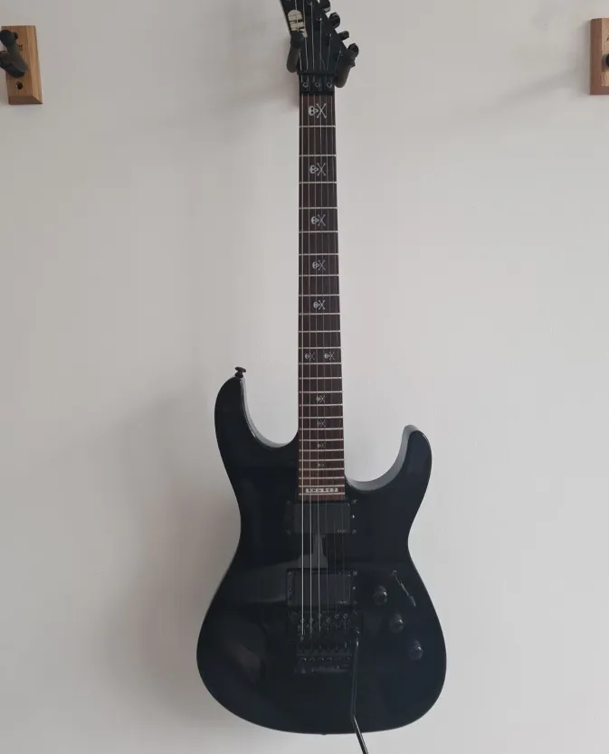 Es Ltd Kirk HammettKH602エレキギターと同じように写真