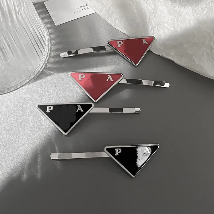 Hair Clips Barrettes Four Color Designer Hair Clip Cute Hairclips Brand Luxury Hair Jewelry New Autumn Black White Metal Hair Accessories Classic Triangle Headwear